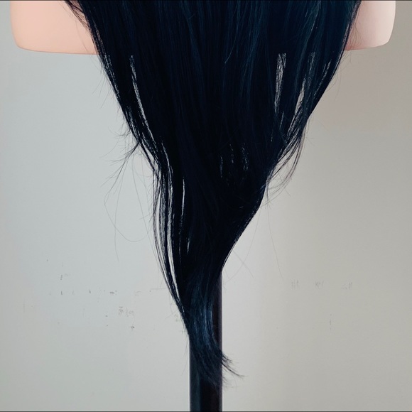 Very Pretty Versatile 13x4 Lace Front Black Synthetic Wig - Picture 9 of 14